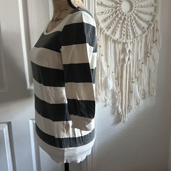 UO Truly Madly Deeply | 3/4 Sleeve Stripe Sweatshirt | Small - Picture 3 of 6